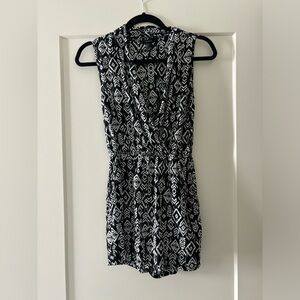 Forever 21 Romper (Size Small)